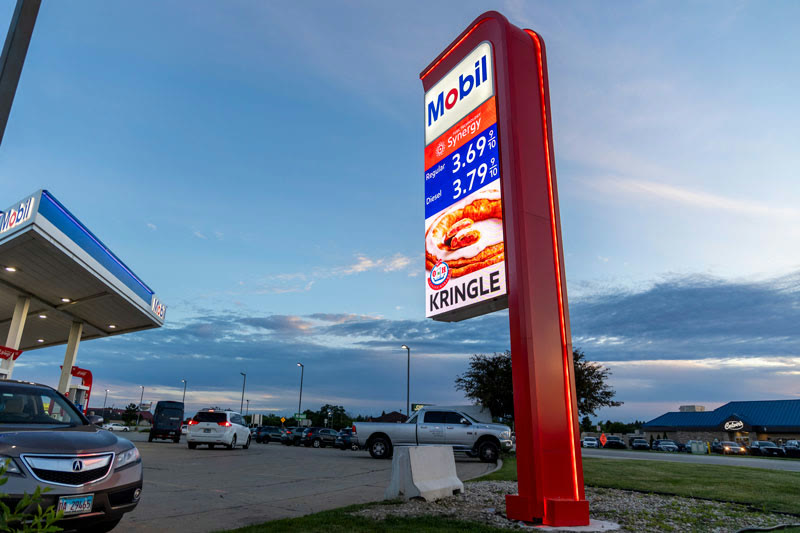 Instalación profesional de pantalla DMZ en gasolinera